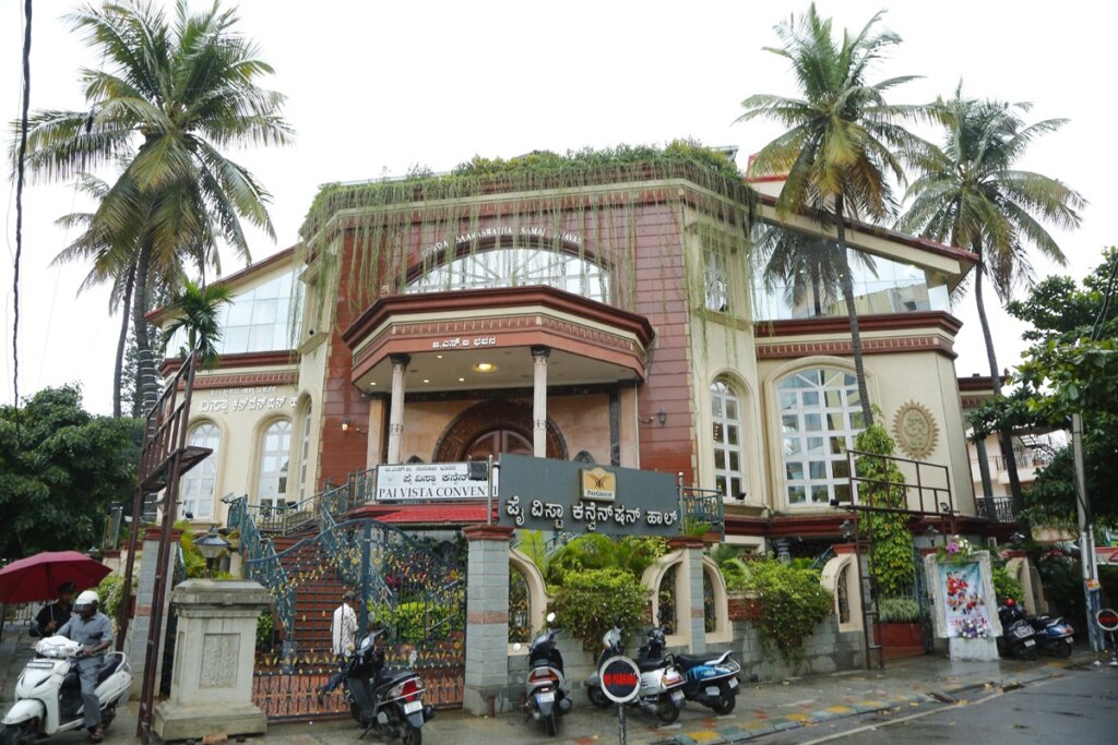 73439ae4 940b 4588 80d6 7e4d320e5a3f